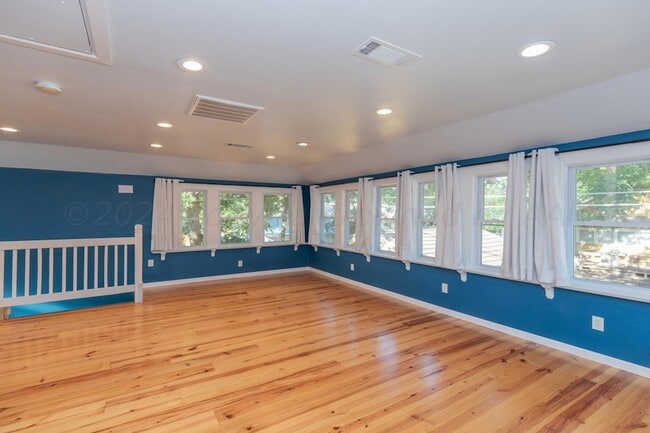 Photo - 1710 S Polk St