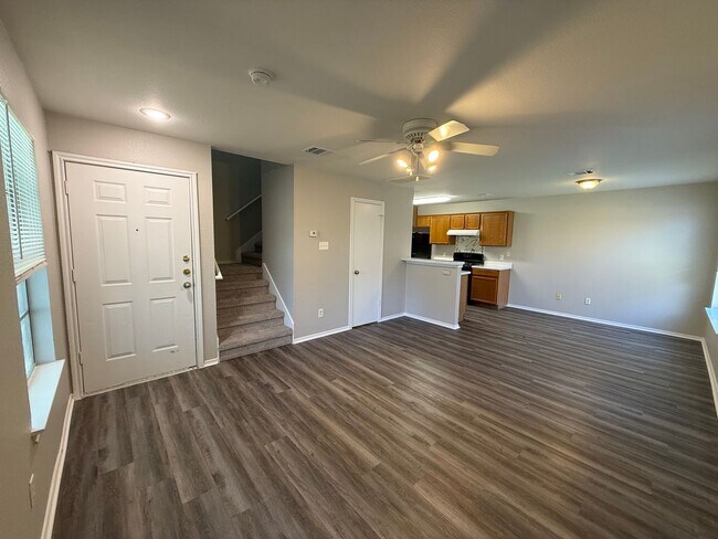 Photo - 8508 Apple Carrie Cove Unit B