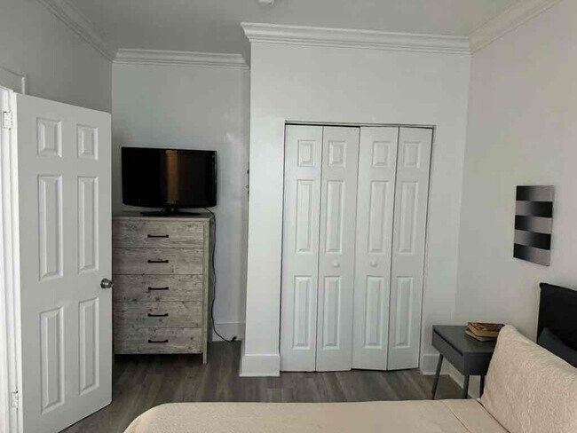 Photo - 1611 Michigan Ave