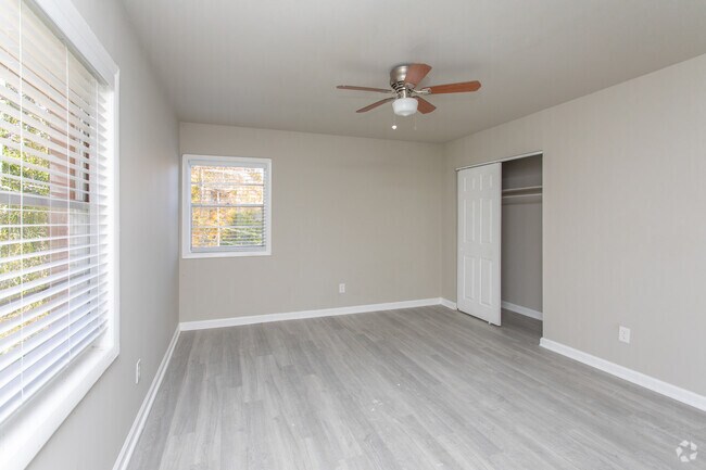 2BR, 2BA - 1400SF