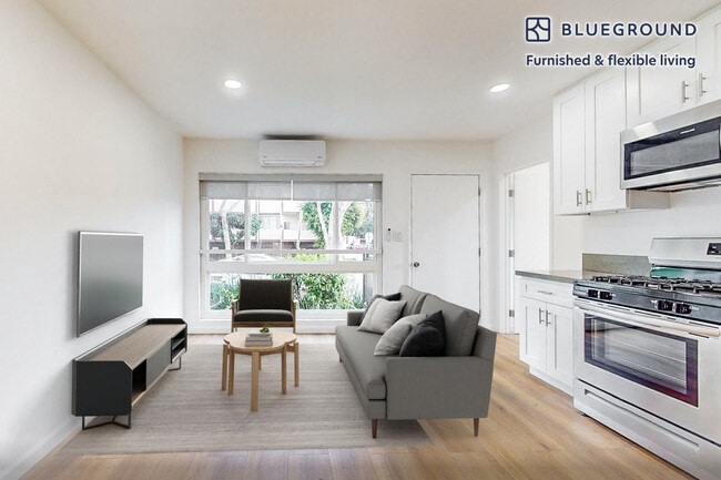 Building Photo - 7949 Romaine St