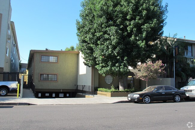 Photo - Tarzana Terrace Apartments 2