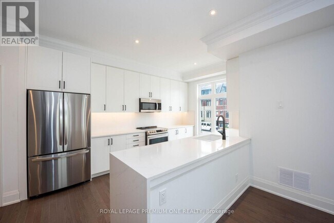 Photo - 15 Lunar Cres