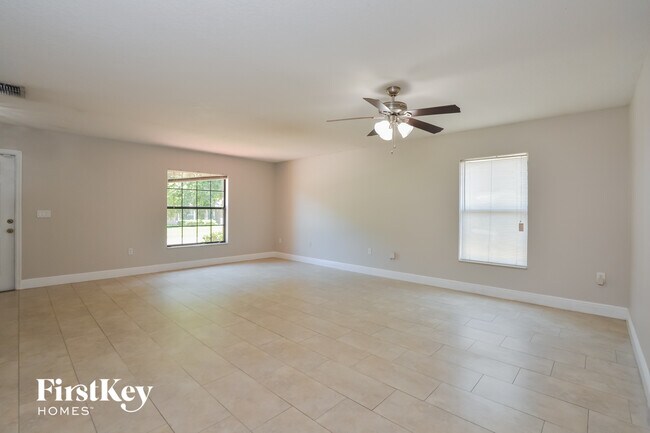 Photo - 932 Fallbrooke Ave