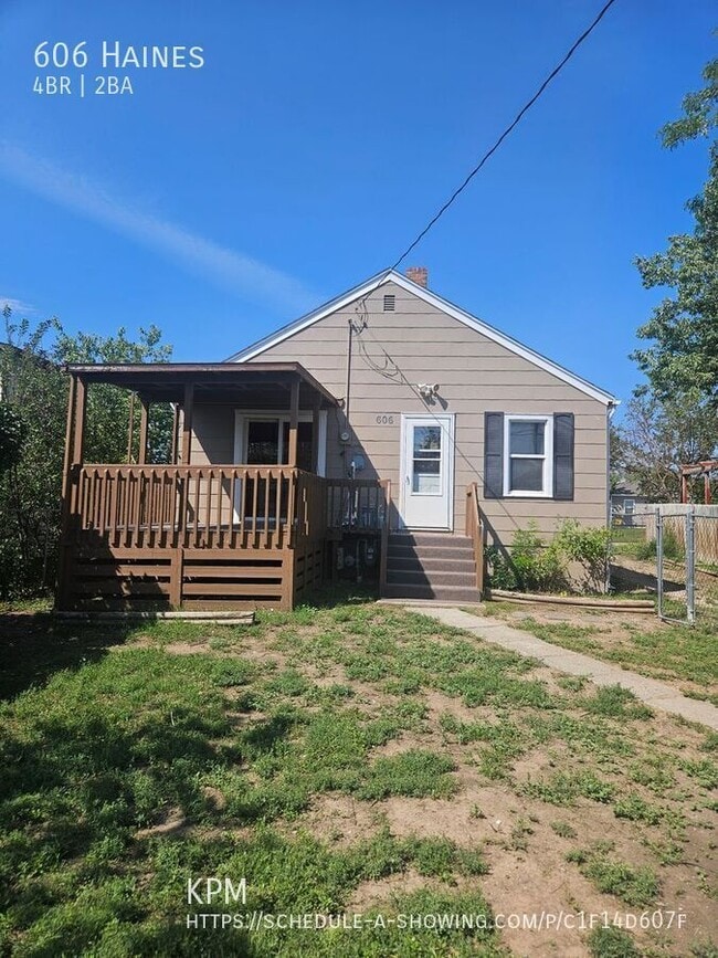 Building Photo - 606 Haines-