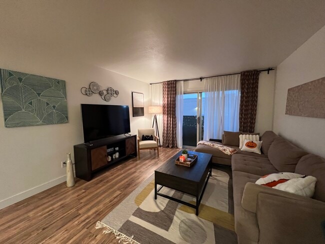 Photo - 1645 Emerald St Unit PB 1 Bedroom Condo