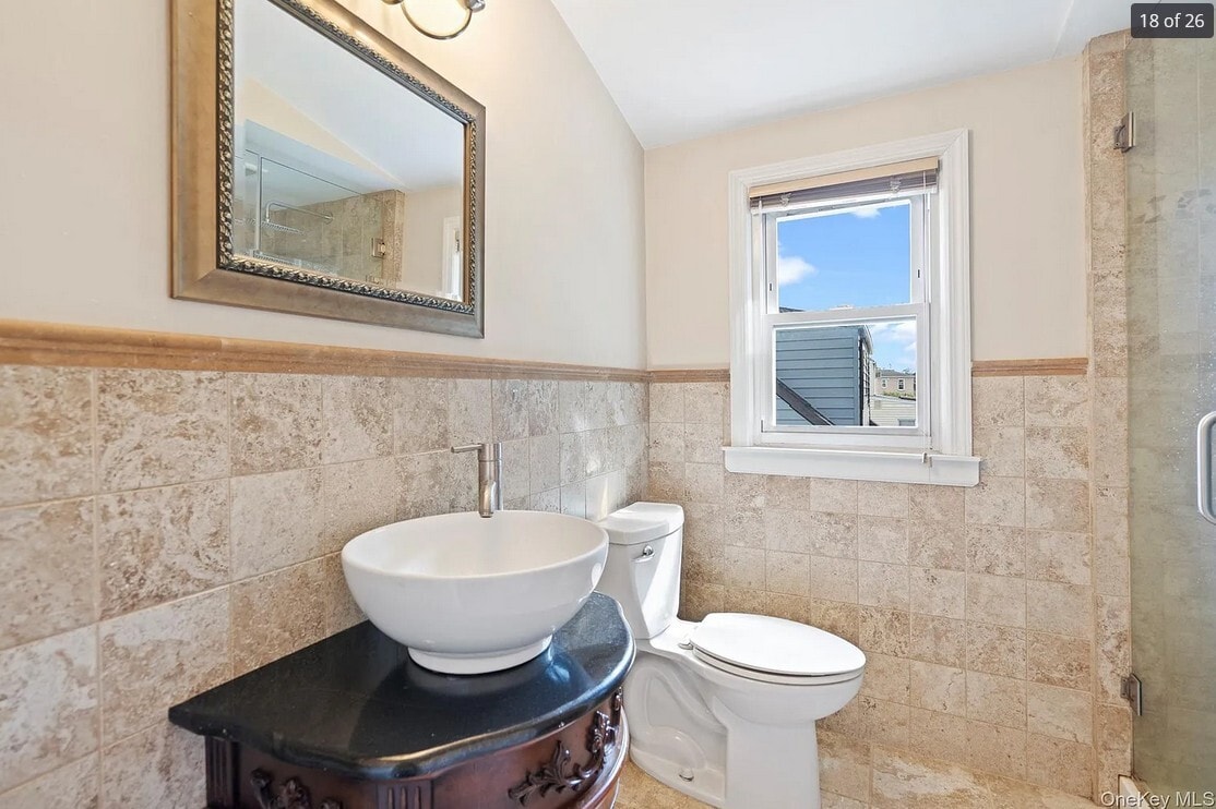 Photo - 304 Unqua Rd