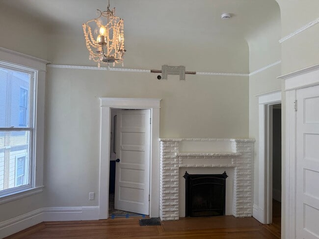 Building Photo - 2210 Capitol Ave Unit 2210 C Rental