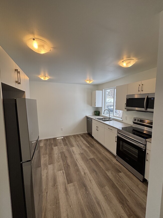 Photo - 12021-12055 55 St NW Unit Upper - G1