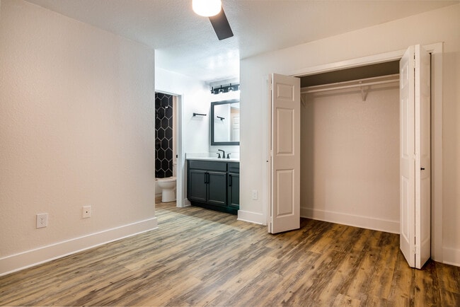 1BR, 1BA - 496SF - Tramor at Hunter's Glen