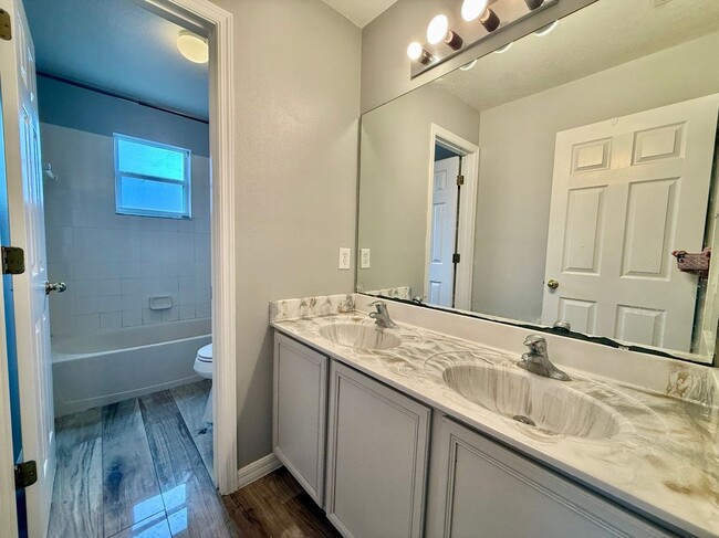 Photo - 677 Elbridge Dr
