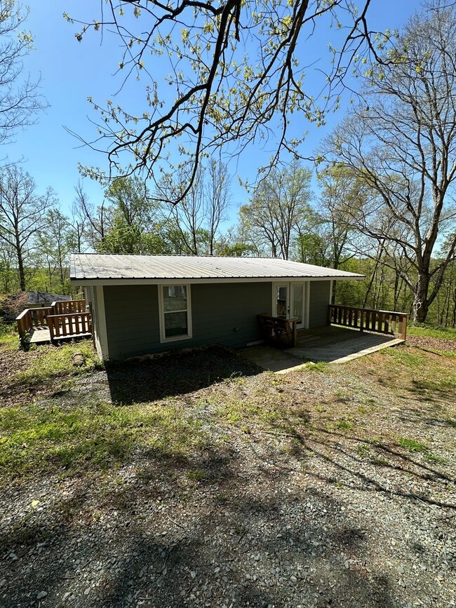 Building Photo - 2843 Pine Trail Rd