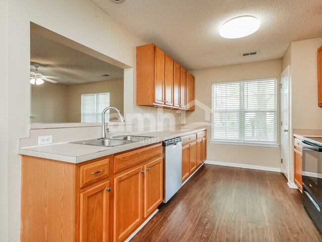 Photo - 183 Stoney Xing