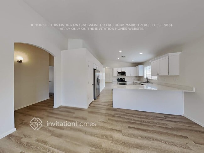 11008 E Delta Ave