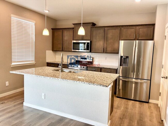 Building Photo - 2051 Rosette Ln