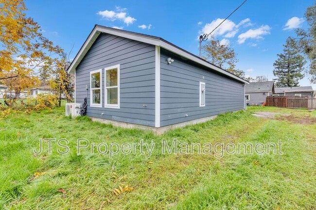 Photo - 4712 65th St