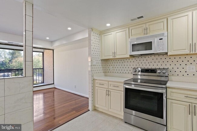 Photo - 6317 Park Heights Ave Unit 417