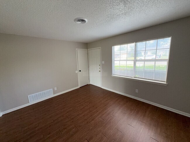 Photo - 1205 Kathey Dr