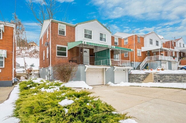 Photo - AVAILABLE MAY 1ST! UPDATED THROUGHOUT! 3-bedroom in Beechview!