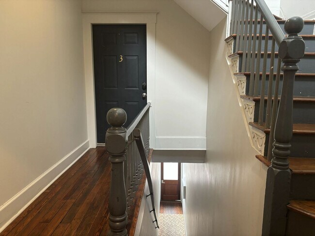 227 W Broughton St Unit 227 W Broughton St Unit 3