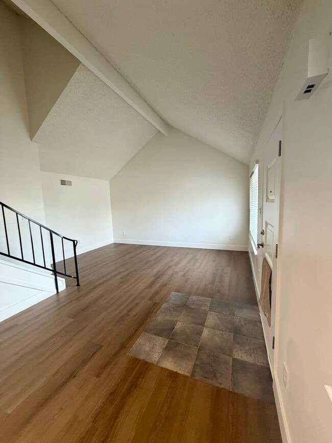 Photo - 1643 York Wy