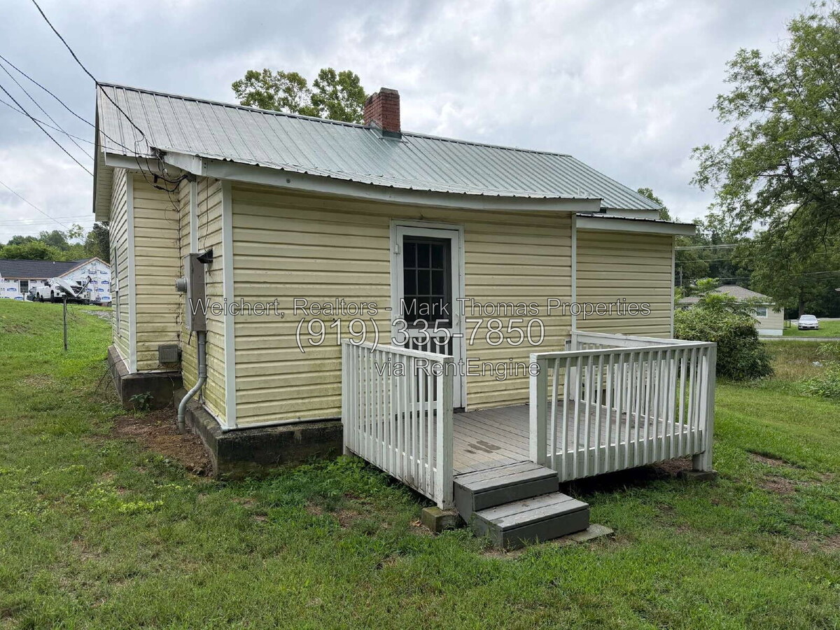 Photo - 320 E Morehead St