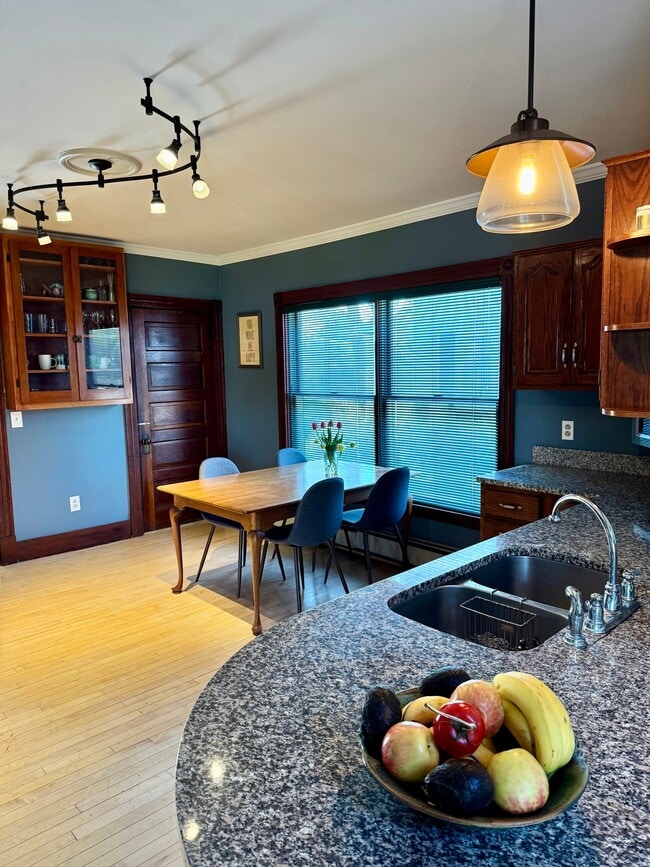 Photo - 175 Maple St