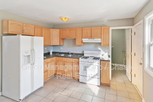 Photo - 594 Andover St