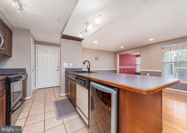 Photo - 6205 Sandpiper Ct Unit 203