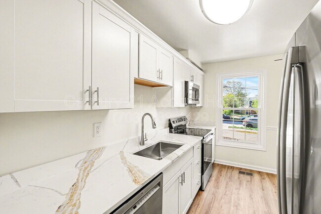 Photo - 7245 Reservoir Rd