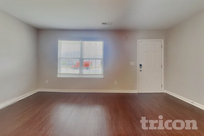 Photo - 1505 Hamilton Hills Dr