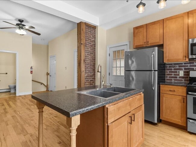 26 Cedar St Unit 1