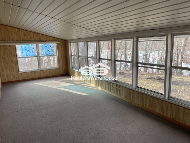 Photo - 1137 Birchwood Ln