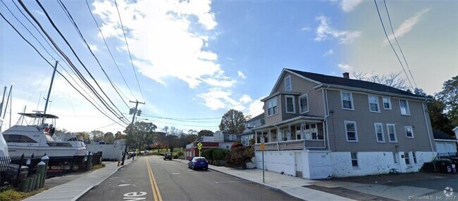 Building Photo - 113 Pequot Ave Unit B Rental