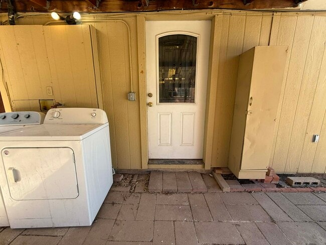 Photo - 1137 E Adelaide Dr