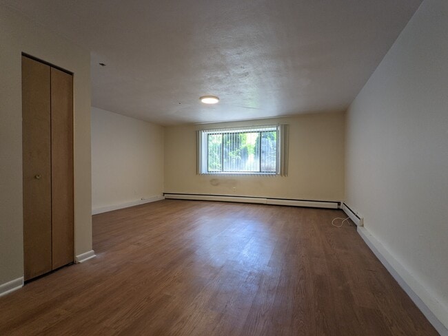 Photo - 94 Babcock St