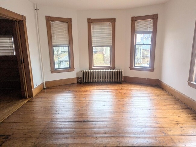 Photo - 417 Cliff St