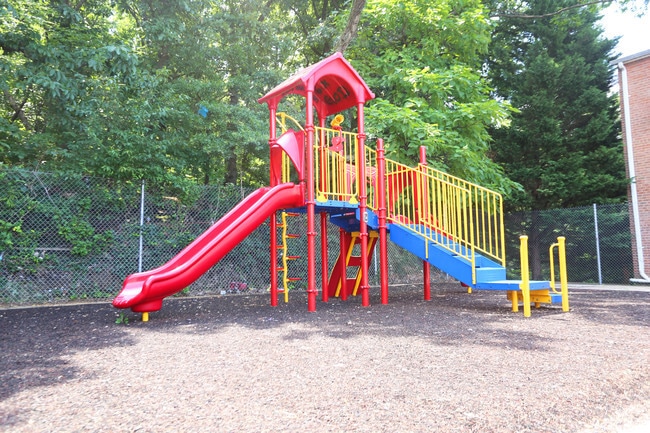 Greenwood Manor Apartments