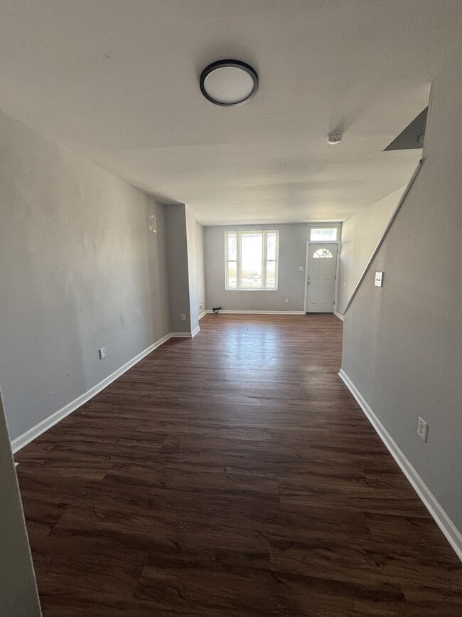 Photo - 5150 Wakefield St