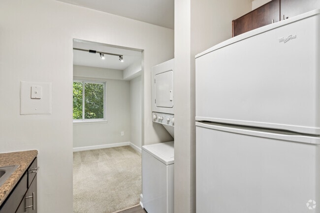 2BR, 1BA - 1,030SF - Kitchen, Laundry