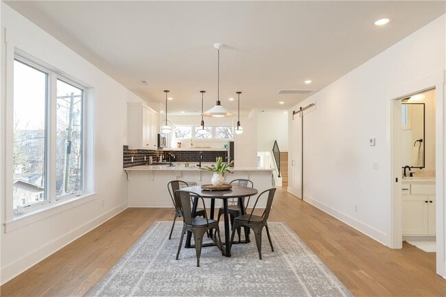 Photo - 205 W Lafayette St