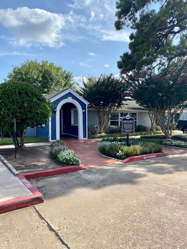 Leasing Office - Ashley Crest Apartments
