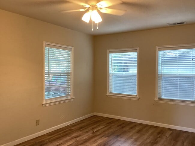 Photo - 2-Bed, 2-Bath Cottage PENDING