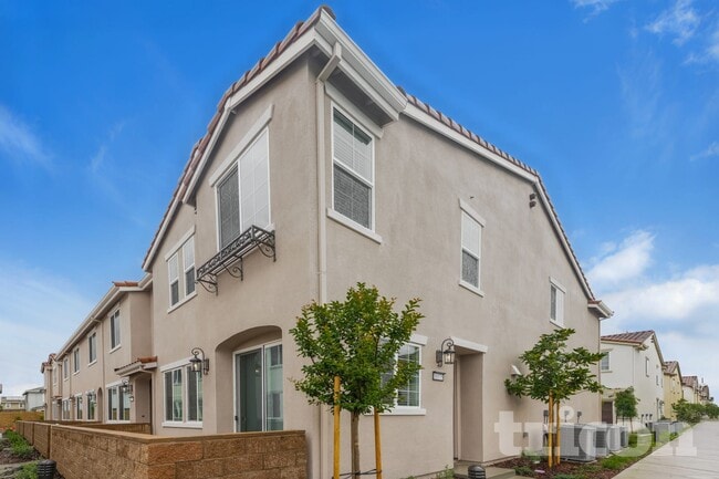 Building Photo - 10575 Amigos Ct