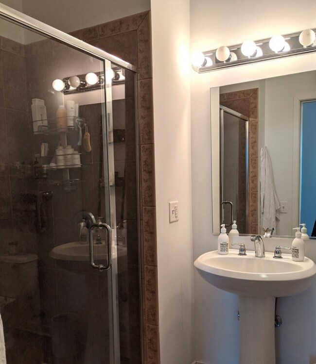 Photo - 757 N Orleans St Unidad 609