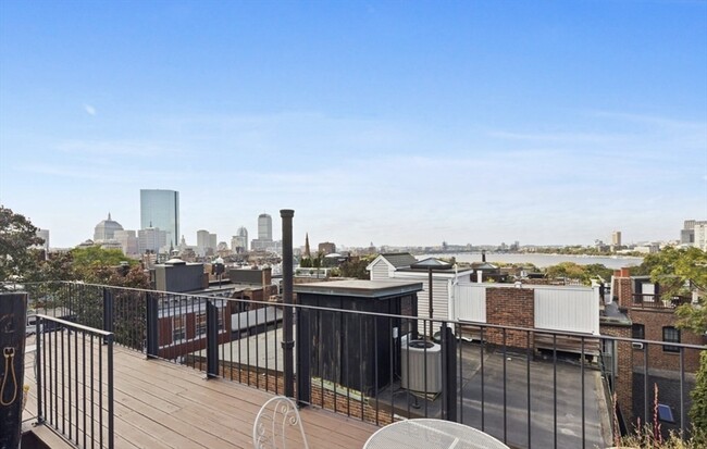 Photo - 73 Revere St Unidad 4