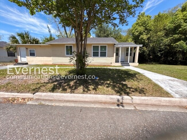 Building Photo - 1417 Claudia Spencer St