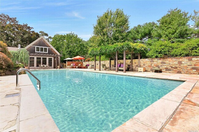 Photo - 185 Wiggins Ln