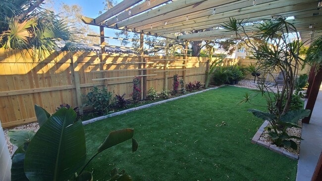 Photo - 719 20th Ave S