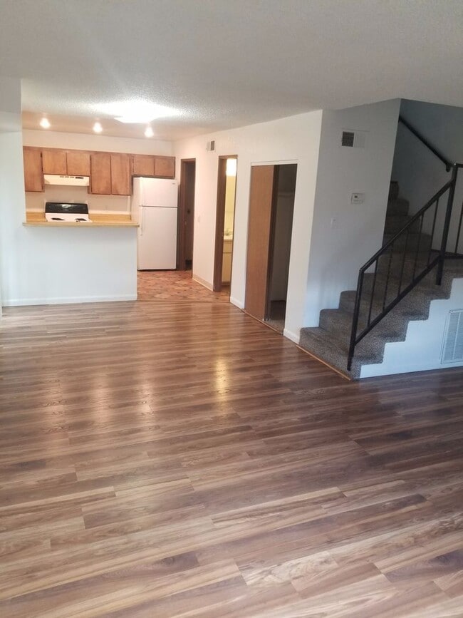 Photo - 315-320 19TH ST Unit 19TH ST 317